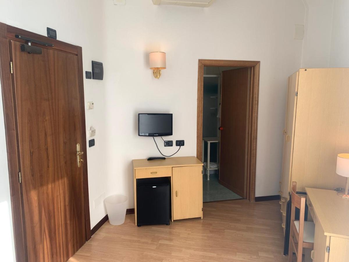 Hotel Angiolino Chianciano Terme Buitenkant foto