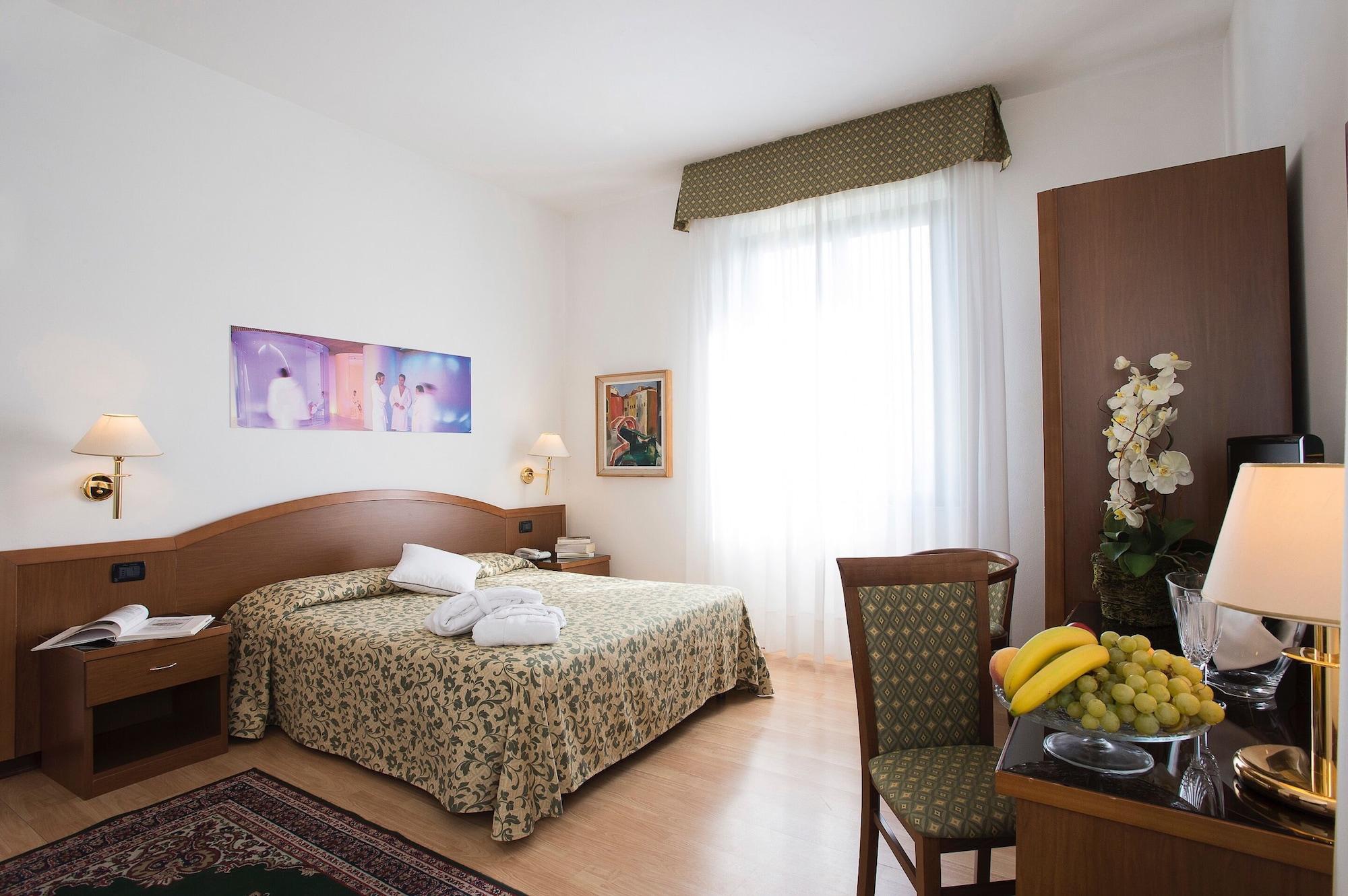 Hotel Angiolino Chianciano Terme Buitenkant foto
