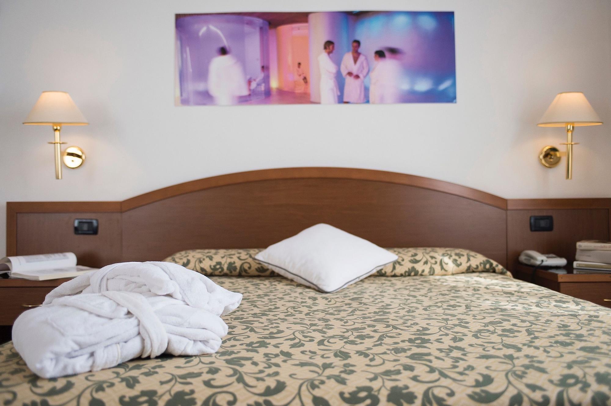 Hotel Angiolino Chianciano Terme Buitenkant foto