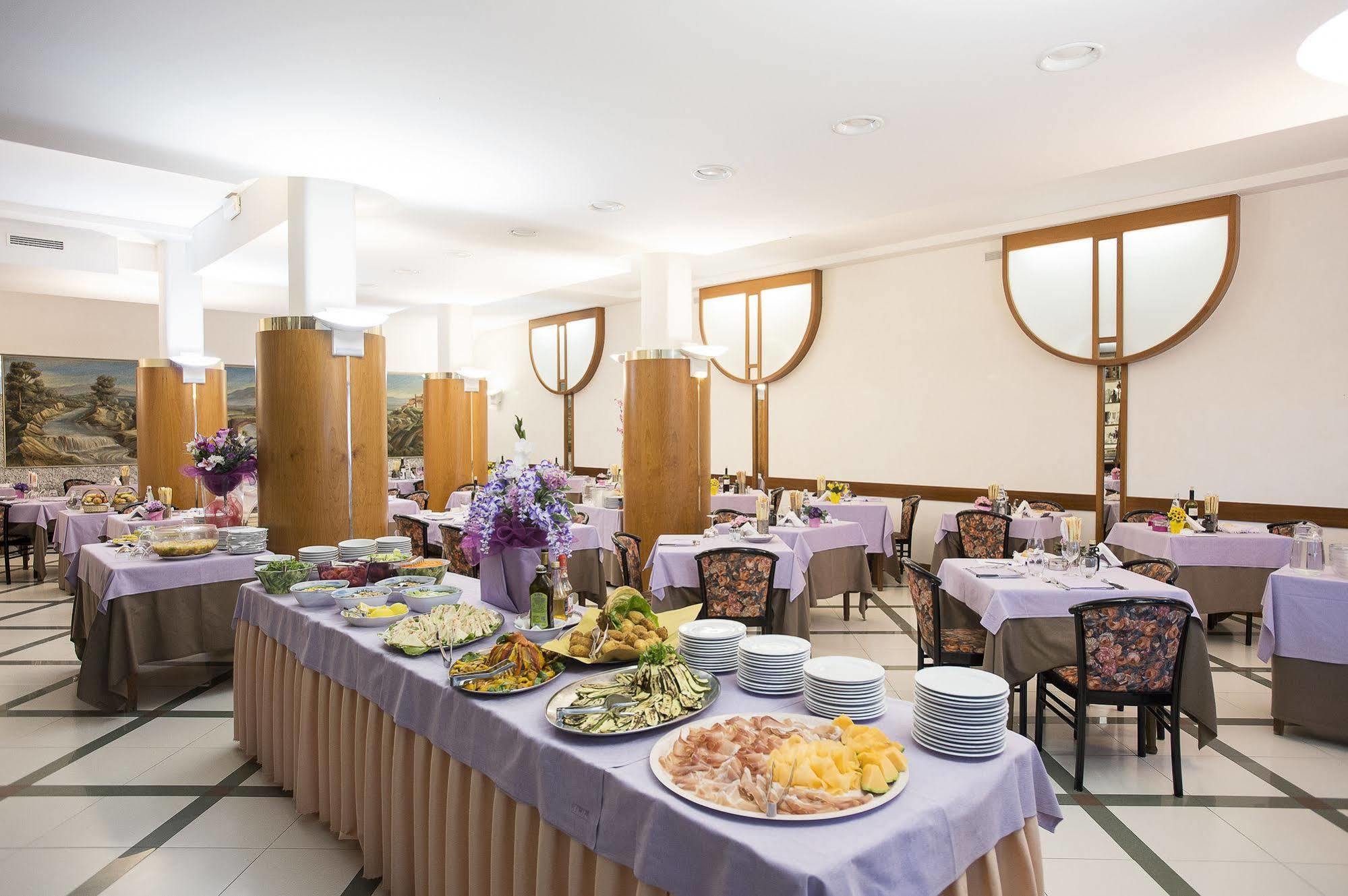 Hotel Angiolino Chianciano Terme Buitenkant foto